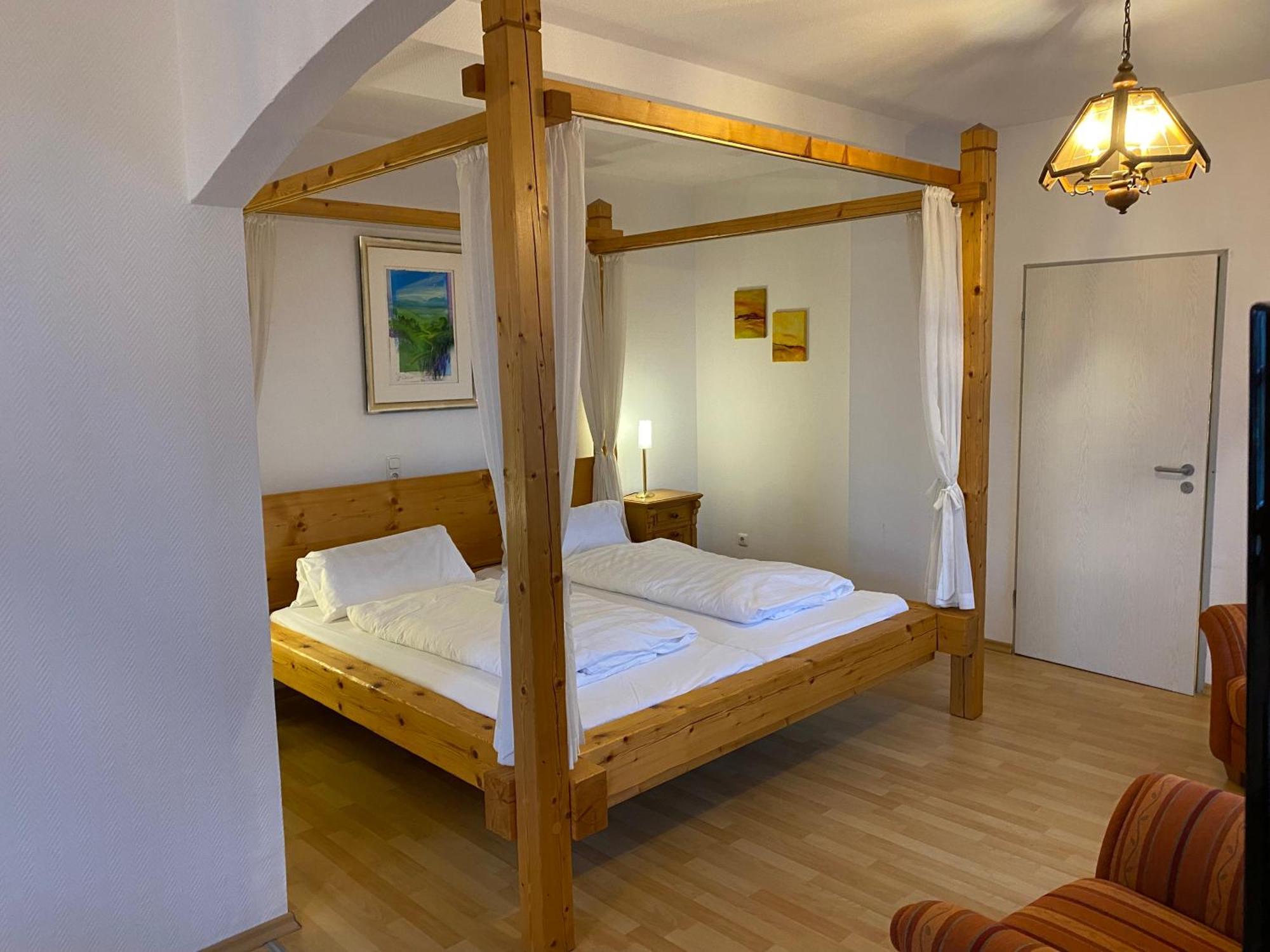 Schlossschaenke Friedenfels Buitenkant foto